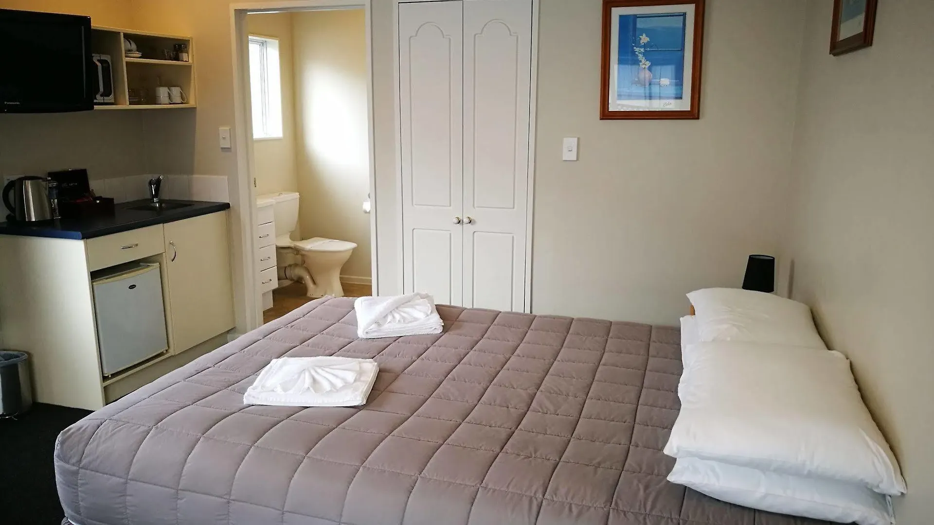 Airport Birches Motel Christchurch 4*,